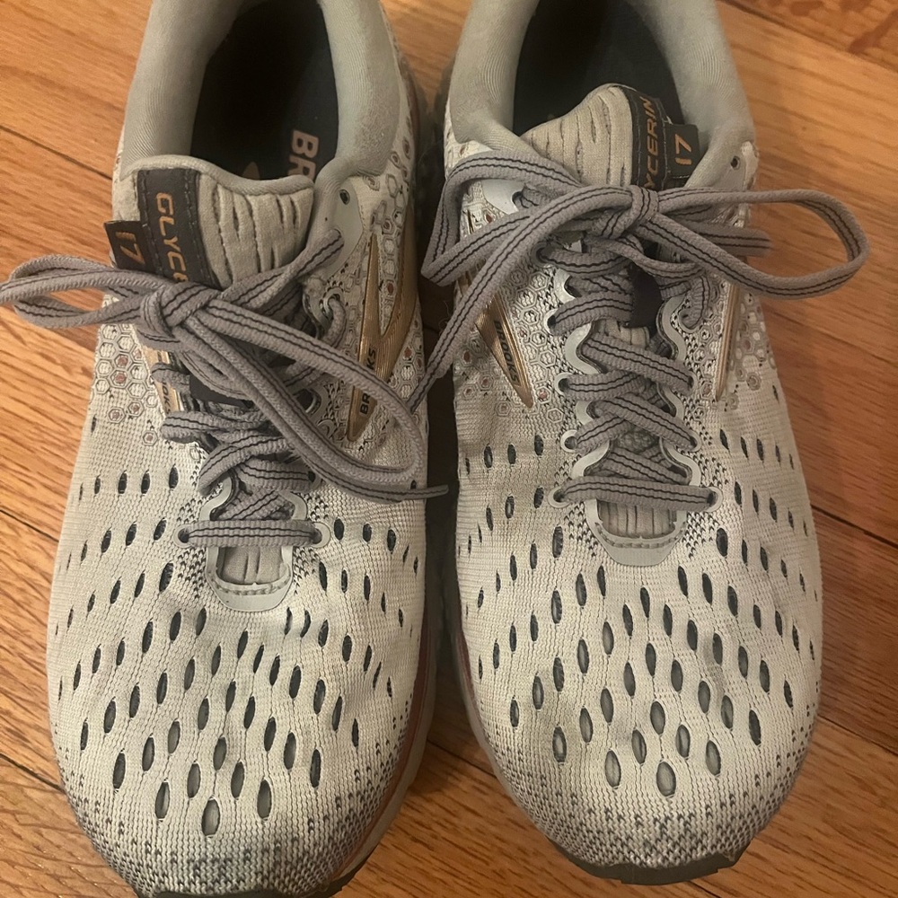 Brooks Glycerin 17 Light Gray Sneakers